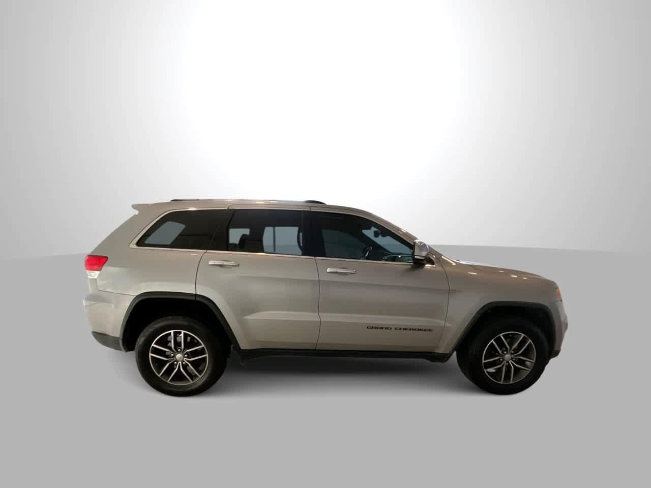 Used 2018 Jeep Grand Cherokee Limited AWD/4WD image 9
