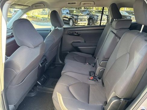 Certified 2023 Toyota Highlander LE image 13