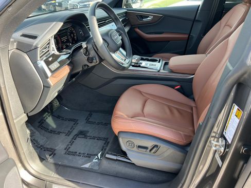 Used 2025 Audi Q8 Premium image 9
