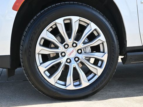 Used 2022 GMC Yukon Denali RWD image 25