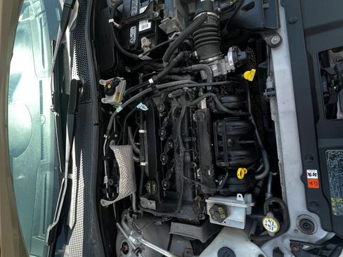 Used 2010 Ford Focus SE FWD image 23