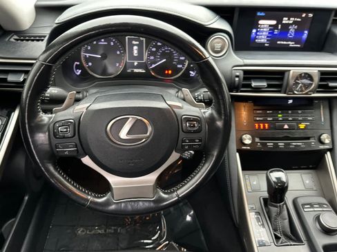 Used 2017 Lexus IS 300 AWD image 14