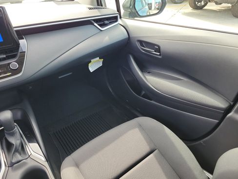 Used 2025 Toyota Corolla LE FWD image 18