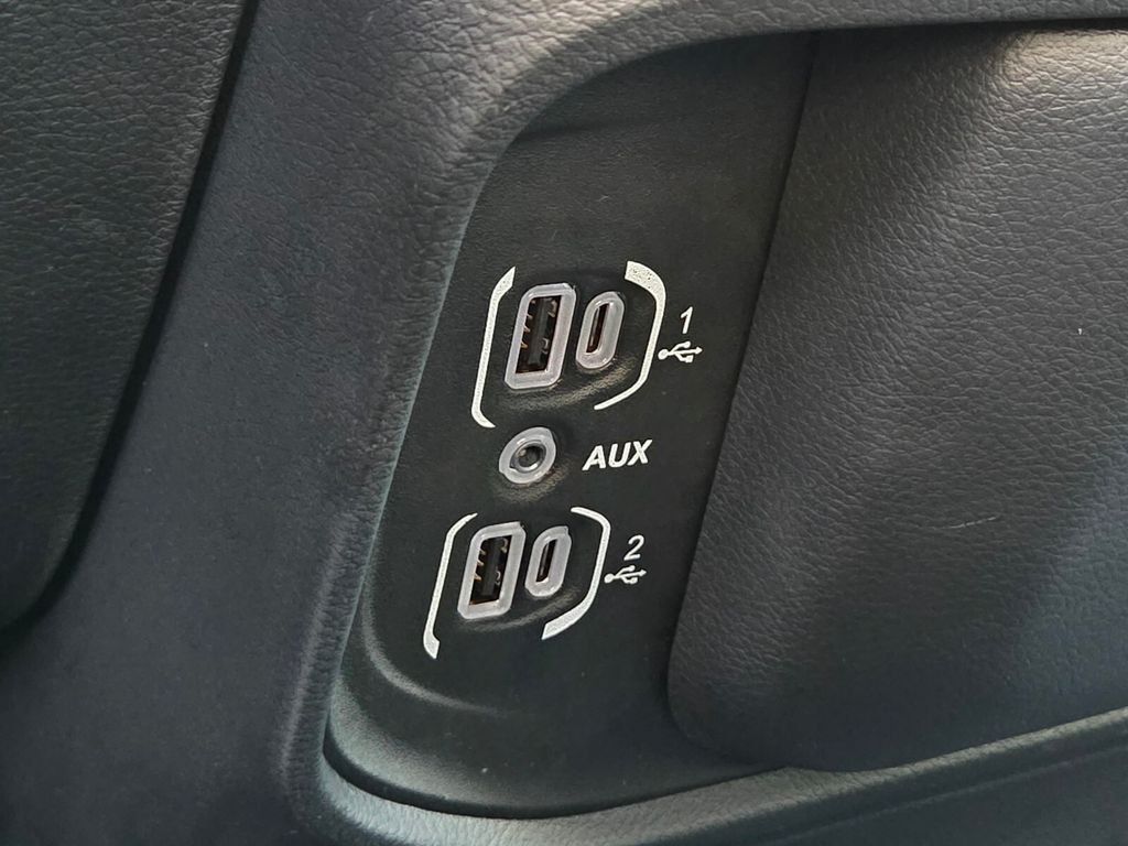 Used 2025 RAM 1500 Tradesman AWD/4WD image 32