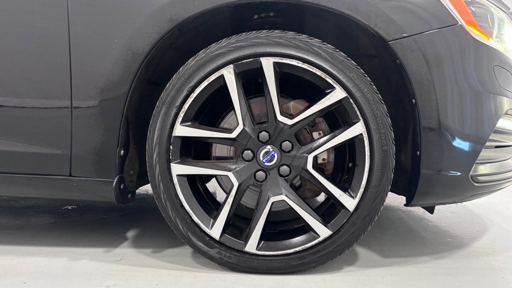 Used 2017 Volvo S60 T5 Dynamic AWD/4WD image 32