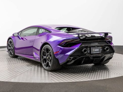 Used 2024 Lamborghini Huracan Tecnica RWD image 4