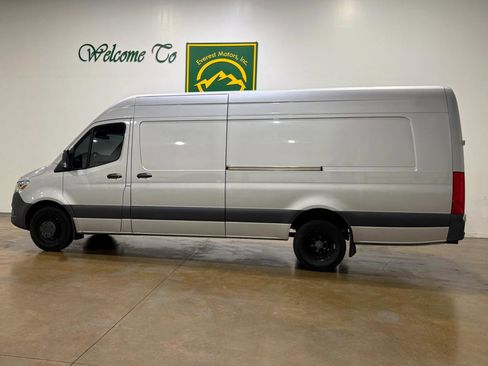 Used 2023 Mercedes-Benz Sprinter 3500 image 3