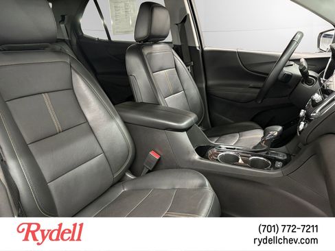 Used 2023 Chevrolet Equinox Premier AWD/4WD image 16