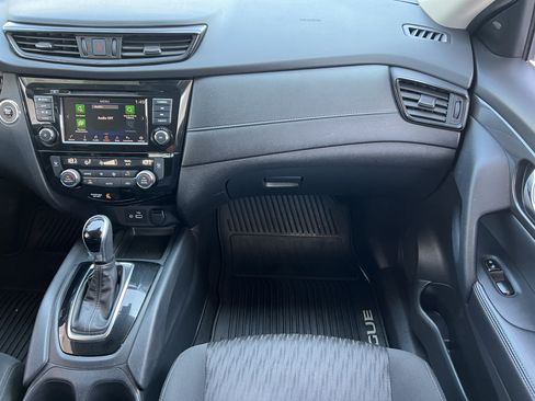 Used 2020 Nissan Rogue SV AWD/4WD image 35