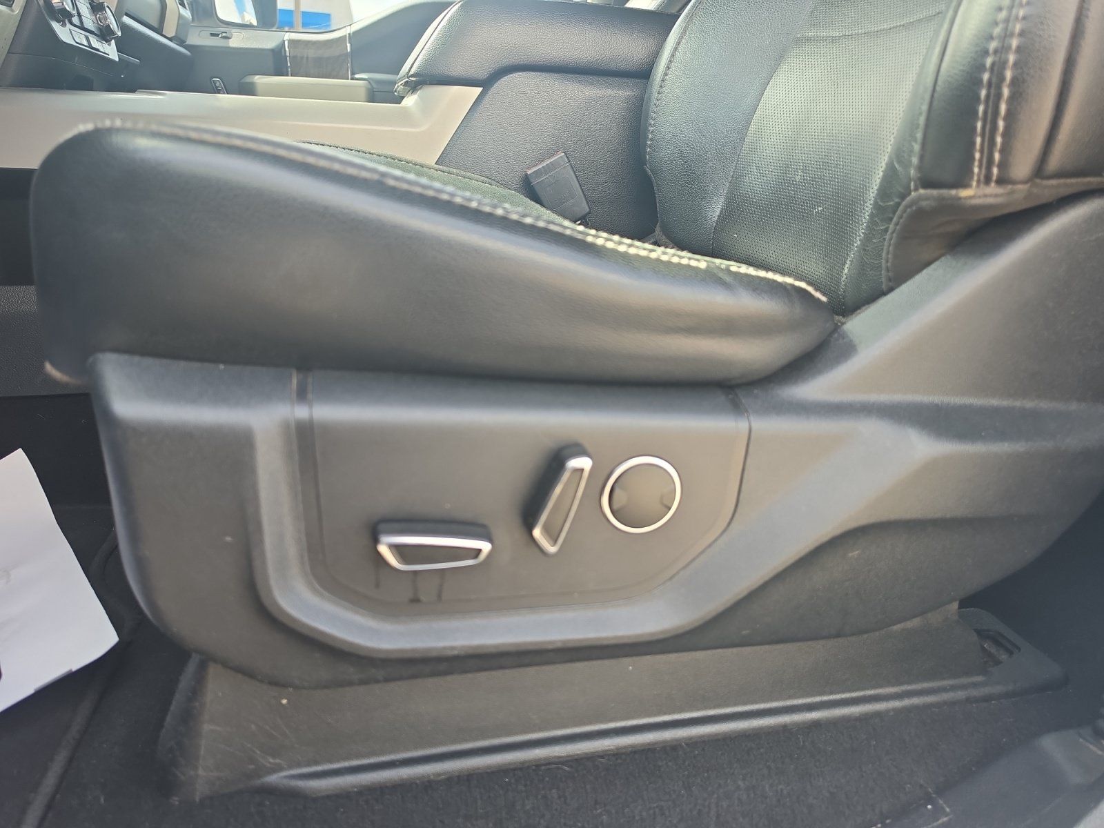 Used 2019 Ford F350 Lariat w/ Lariat Value Package AWD/4WD image 15