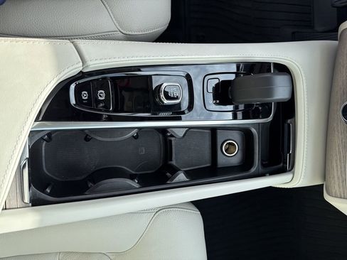 Used 2024 Volvo XC90 B5 Plus image 28