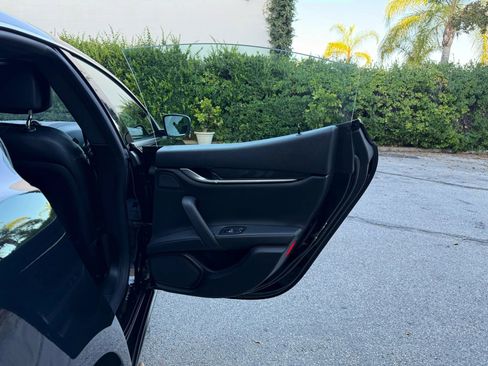 Used 2016 Maserati Ghibli image 14