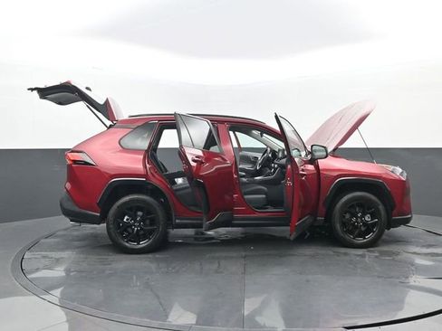 Used 2021 Toyota RAV4 LE FWD image 32