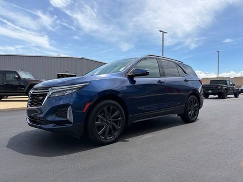 Used 2022 Chevrolet Equinox RS w/ RS Leather Package FWD image 3