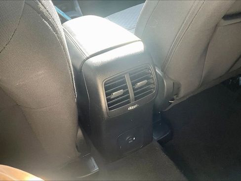 Used 2022 Ford Escape SE image 10