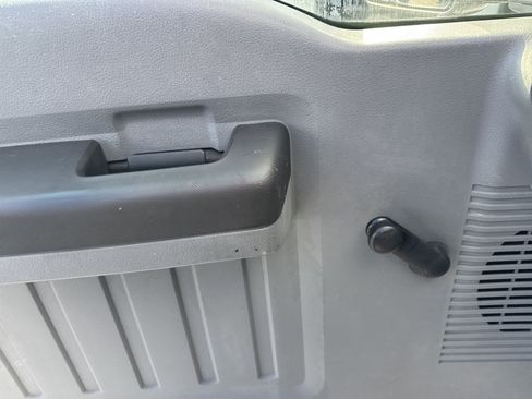 Used 2012 Ford F350 XL w/ Trailer Tow Pkg image 23