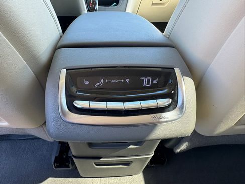 Used 2021 Cadillac XT6 Premium Luxury image 11