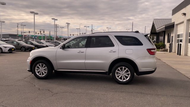 Used 2024 Dodge Durango SXT w/ 3rd Row Seating Group AWD/4WD image 5