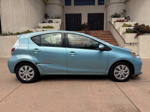 Used 2013 Toyota Prius C Two FWD image 4