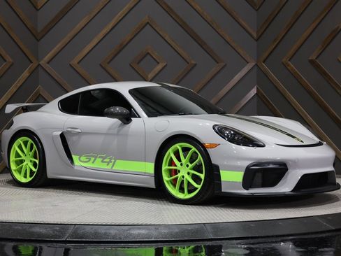Used 2021 Porsche 718 Cayman GT4 w/ Light Design Package image 17