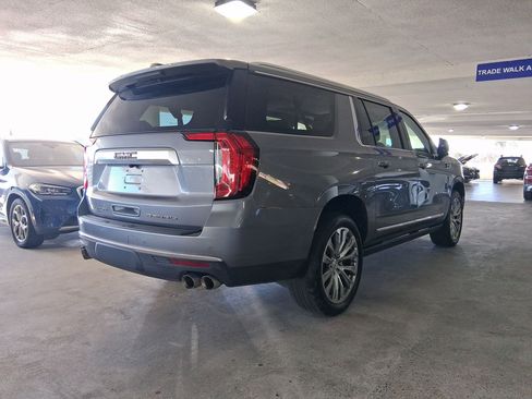 Used 2022 GMC Yukon XL Denali image 7