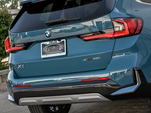 Used 2025 BMW X1 xDrive28i AWD/4WD image 17