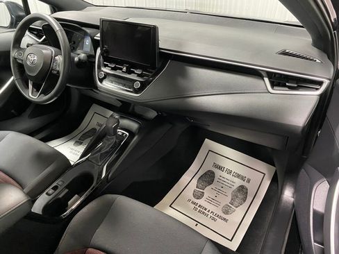 Used 2024 Toyota Corolla SE image 3