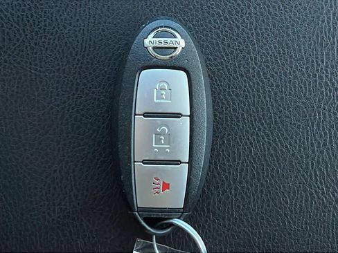 Used 2020 Nissan Pathfinder S FWD image 9