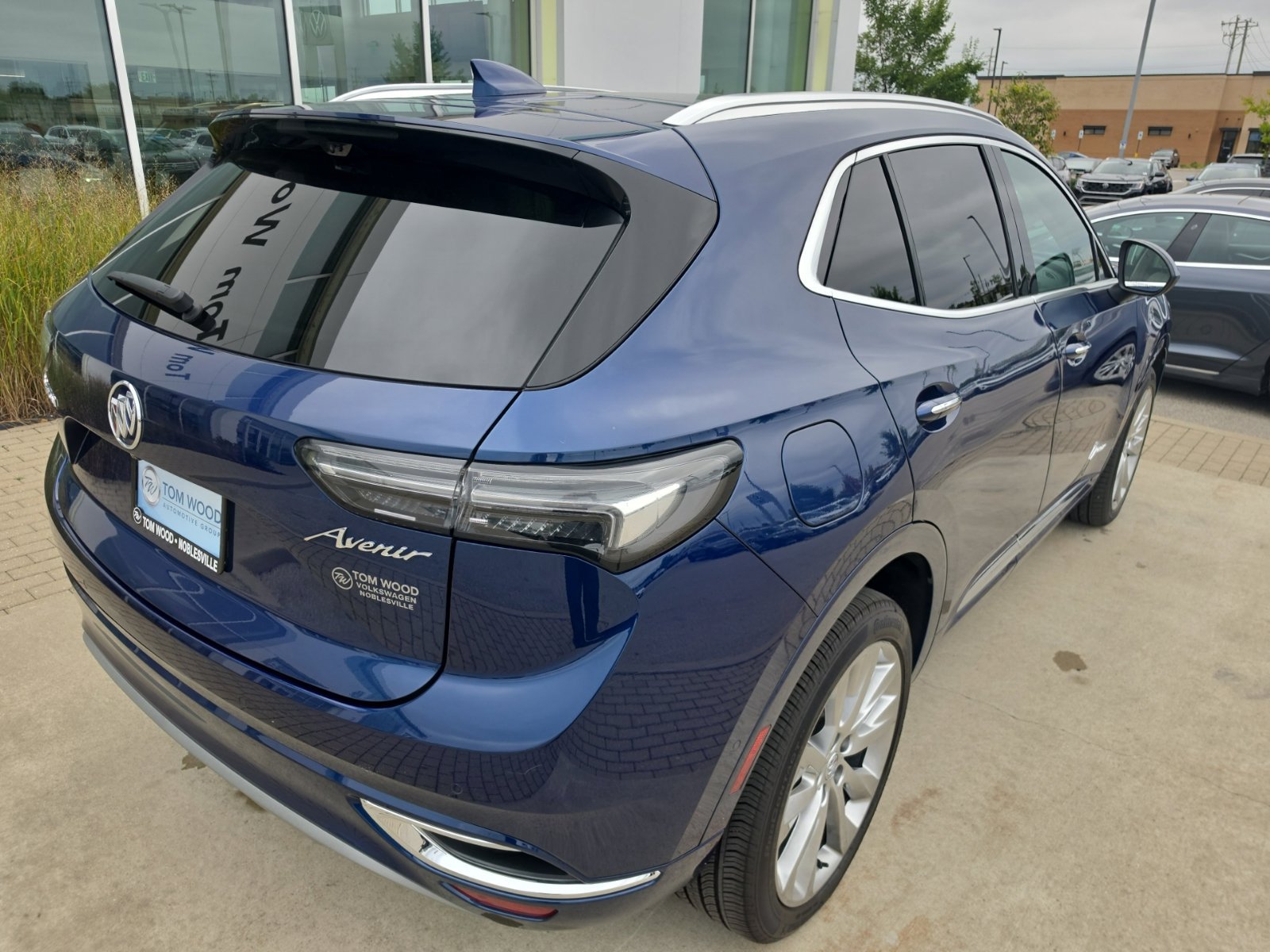 Used 2023 Buick Envision Avenir AWD/4WD image 7
