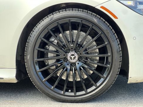 Used 2022 Mercedes-Benz S 500 4MATIC w/ AMG Line Package image 16