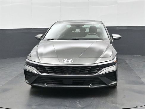 Used 2025 Hyundai Elantra SEL image 8