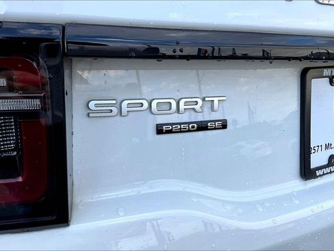 Used 2020 Land Rover Discovery Sport SE image 25