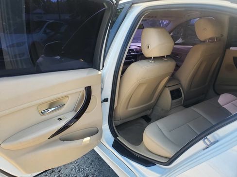 Used 2015 BMW 320i Sedan RWD image 14