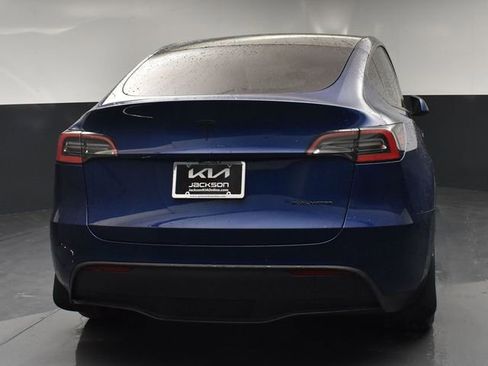 Used 2021 Tesla Model Y Long Range image 7