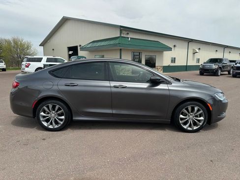 Used 2015 Chrysler 200 S FWD image 33