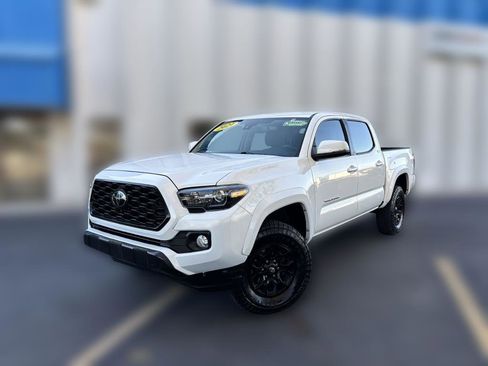 Used 2021 Toyota Tacoma SR image 1