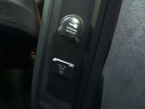 Used 2017 Dodge Grand Caravan GT FWD image 26