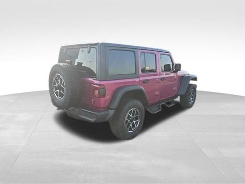 Used 2024 Jeep Wrangler Unlimited Rubicon w/ Convenience Group AWD/4WD image 10