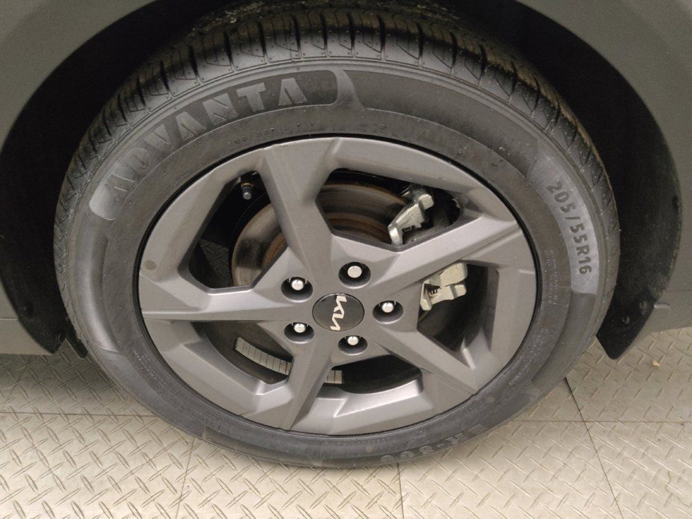 Used 2025 Kia K4 FWD image 31