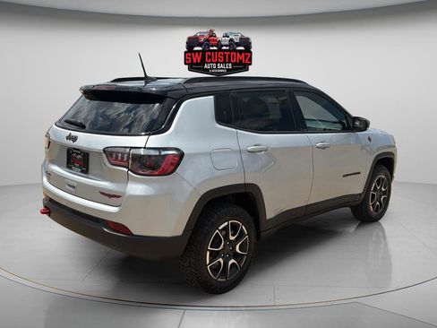 Used 2025 Jeep Compass Trailhawk AWD/4WD image 7