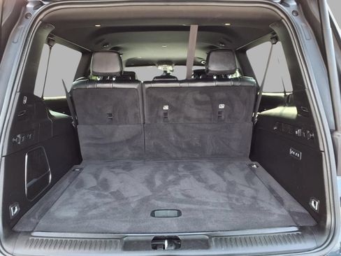 Certified 2024 Jeep Wagoneer L Series III w/ Flexible Seating Group AWD/4WD image 28