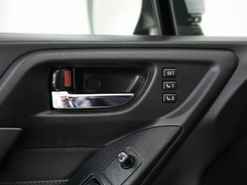 Used 2017 Subaru Forester 2.5i Touring w/ Protection Package #2 image 53