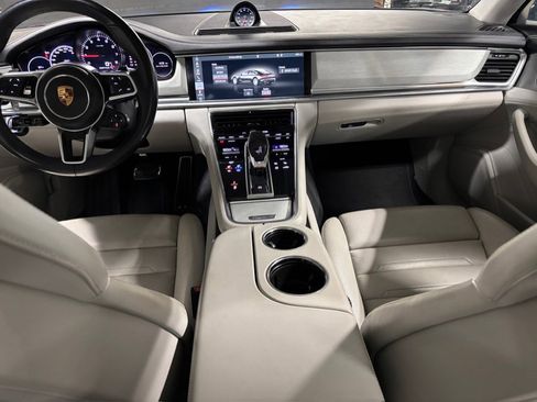 Used 2018 Porsche Panamera 4S AWD/4WD image 19