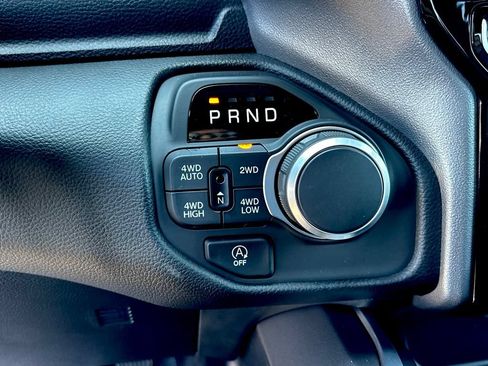 Used 2025 RAM 1500 Big Horn AWD/4WD image 18