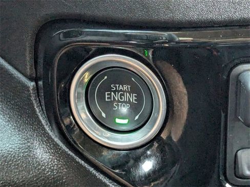 Used 2025 Chevrolet Silverado 2500 LT w/ Convenience Package image 30