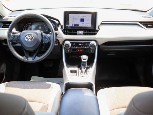 Used 2025 Toyota RAV4 XLE FWD image 7