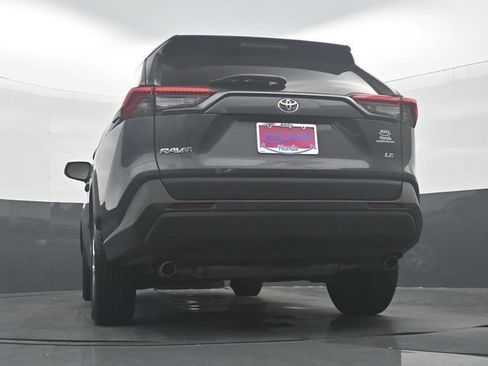 Used 2020 Toyota RAV4 LE FWD image 31
