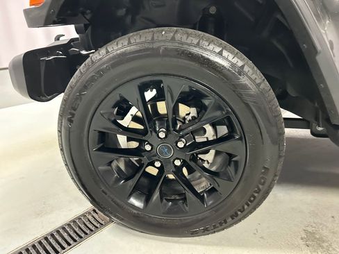 Used 2025 Jeep Wrangler Unlimited Sahara image 9