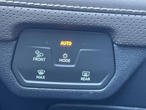 New 2026 Volkswagen Atlas SEL image 18