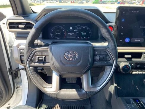 Used 2024 Toyota Tacoma TRD Off-Road AWD/4WD image 6